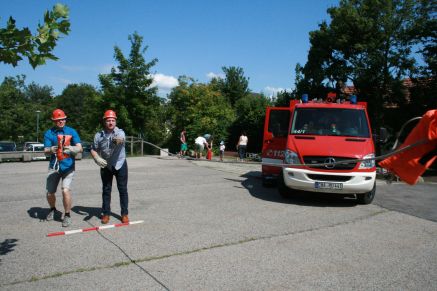 Die Feuerwehrler Müller und Schütz im Einsatz