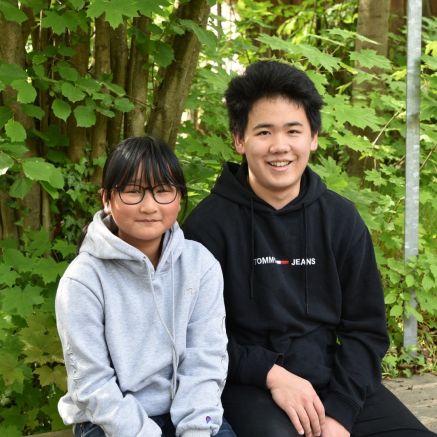 Reinhard Dang (18) kam 2011 ans Fraunhofer-Gymnasium und besuchte als einer der Ersten die damals neu entwickelte gebundene Ganztagsklasse. Mittlerweile ist auch seine Schwester Sophia (12) im gebundenen Ganztag.