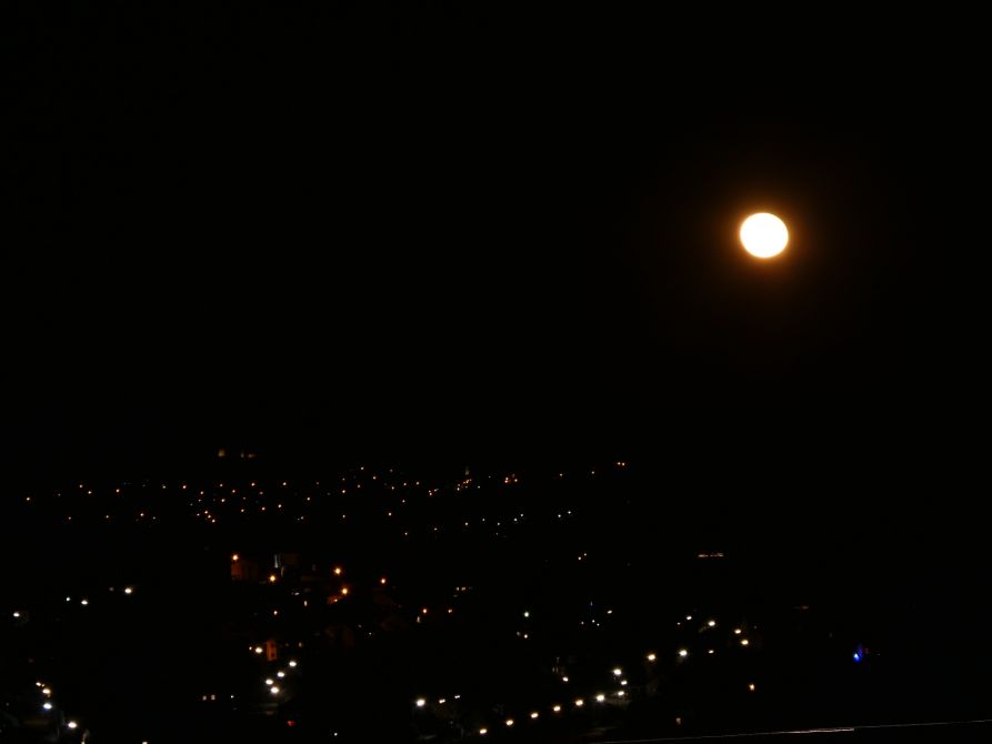 Vollmond über Cham in Richtung Osten