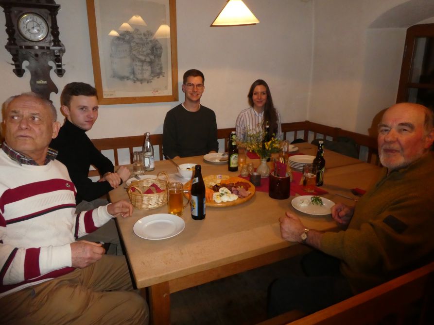 ... bei einer Brotzeit in der "Stub'n" der Klostermühle