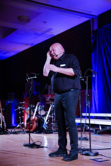 ... spricht aus jedem seiner Sätze.