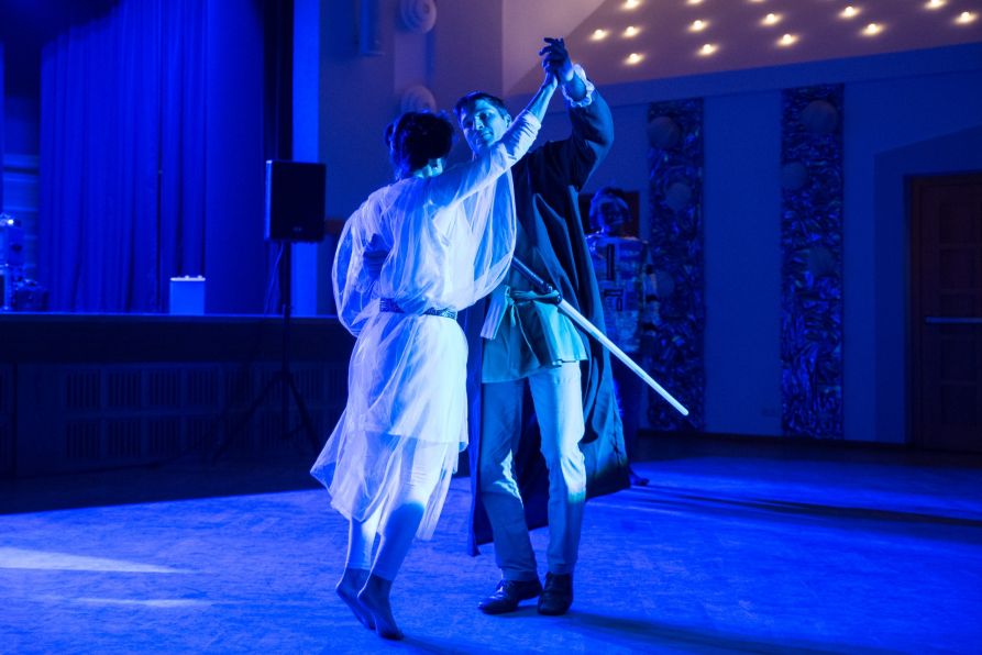 Prinzessin Leia und Luke Skywalker beim "Pas de deux"