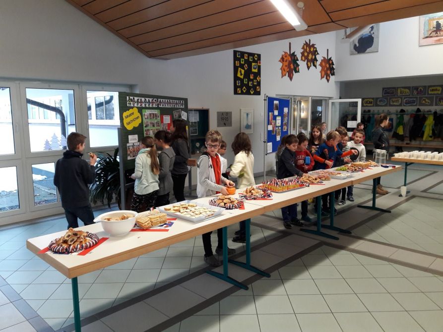 An der Grundschule in Weiding gab es ein leckeres Buffet