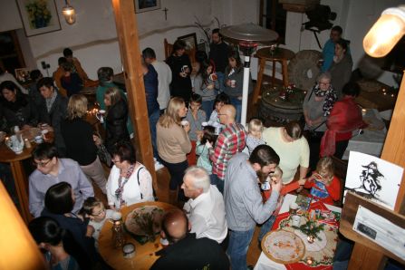 Die Gäste beim Stehempfang