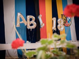 Good Bye, Bon voyage, Valete, Adiós!