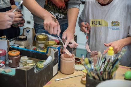 Anschließend wurden die Farben angerührt ...