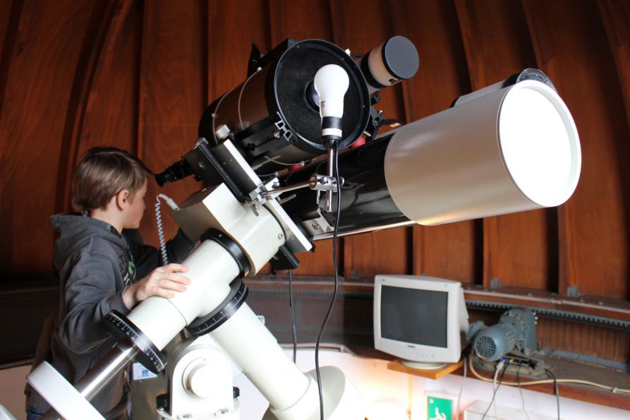 Hoch hinaus ging es auf der Sternwarte – hier konnte man sogar einen Blick durchs große Teleskop werfen.