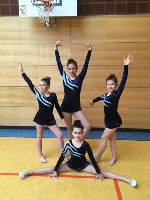 Wettkampfklasse IV mit Leonie Straßburger, Laura Neudert, Ioana Duta und Aliyah Stenzel