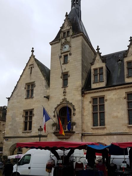 Das Rathaus von Libourne
