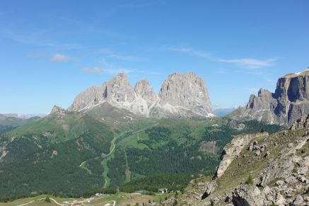 Ein Blick hinüber auf das Langkofel-Plattkofel-Massiv