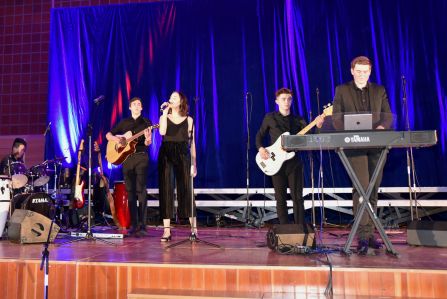 ... und im Anschluss die Schulband