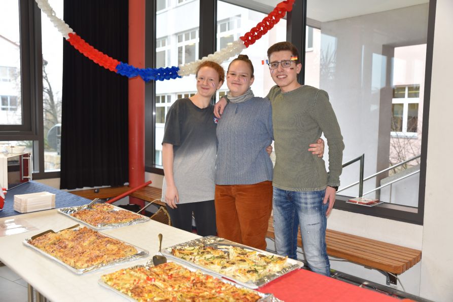 Die Schüler der Klasse 9b waren mit großem Engagement und viel Freude bei der Arbeit!