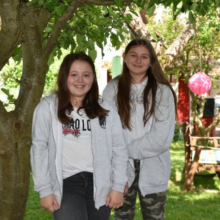 Patricia Dinges (11) lebt in Roding und besucht die 6. Klasse der gebundenen Ganztagsschule. Ihre kleinere Schwester Victoria (10) ist bereits für die 5. Klasse, ebenfalls im Ganztag, angemeldet.