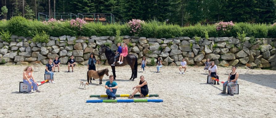 Am Ulrichshof wurde mit tiergestützter Kommunikation gearbeitet. Coaching mit Pferden ist im Management mittlerweile ein wichtiges Thema.