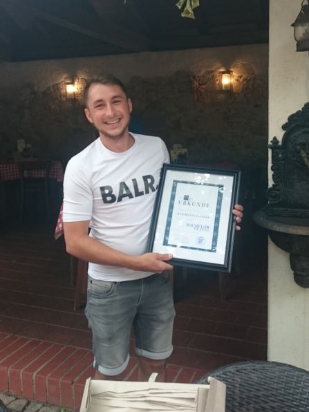 Der erste duale Student des Fraunhofer-Gymnasiums, Max Drexler, wurde mit dem Bachelor of JvFG ausgezeichnet.