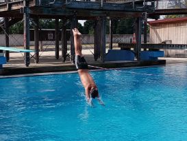 Wasserball, Erste Hilfe und Surfbrett-Staffel