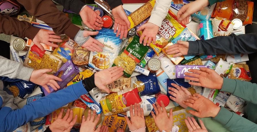 Eine bunte Mischung vieler verschiedener Lebensmittel wurde für die Chamer Tafel gesammelt.