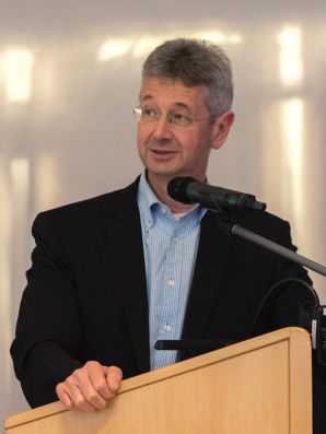 Staatsminister Prof. Dr. Michael Piazolo, MdL, bei seinem Grußwort