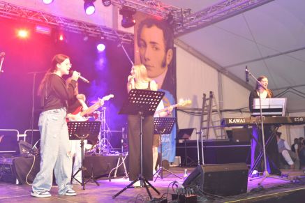 Die Rock Socks mit den beiden Sängerinnen Marie Paulus und Lilli Mißlinger und der Keyboarderin Katharina Salzberger