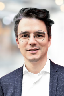 Dr. Maximilian Plach