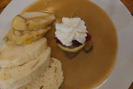 Svíčková pečeně (Lendenbraten), ein typisch böhmisches Gericht