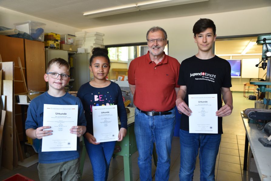 Immer wieder sind Schülerinnen und Schüler des Fraunhofer-Gymnasiums bei Jugend forscht erfolgreich.