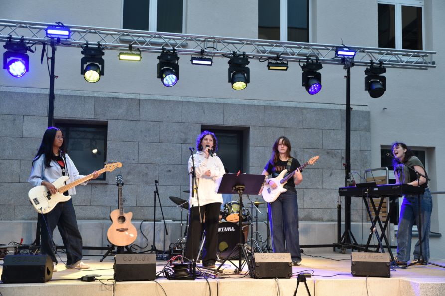 Die Band um Elinor Weiß spielte tolle Musik und wusste das Publikum wunderbar zu unterhalten.