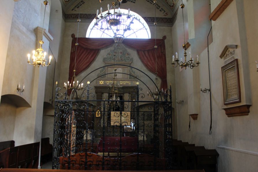 Die Remuh-Synagoge ist die zweitälteste Synagoge in Krakau und hat einen alten, eindrucksvollen jüdischen Friedhof.