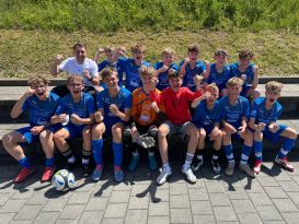 Fußballer der Jungen III und IV im Bezirksfinale