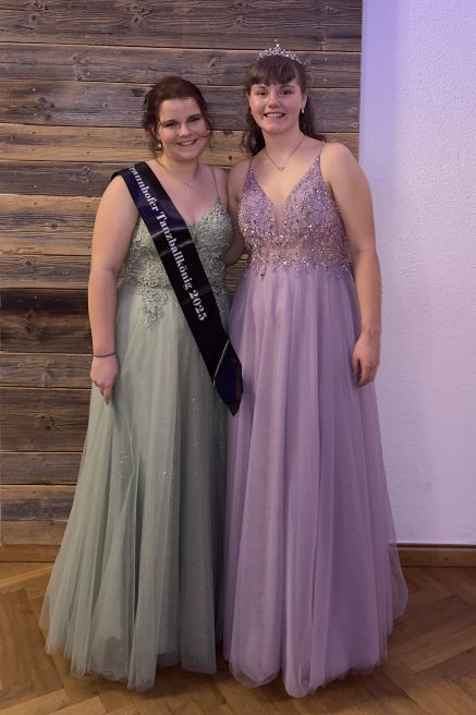 Das Ballkönigspaar vom Samstagabend: Valerie Klier aus der Klasse 10a und Paula Plötz aus der Klasse 10b