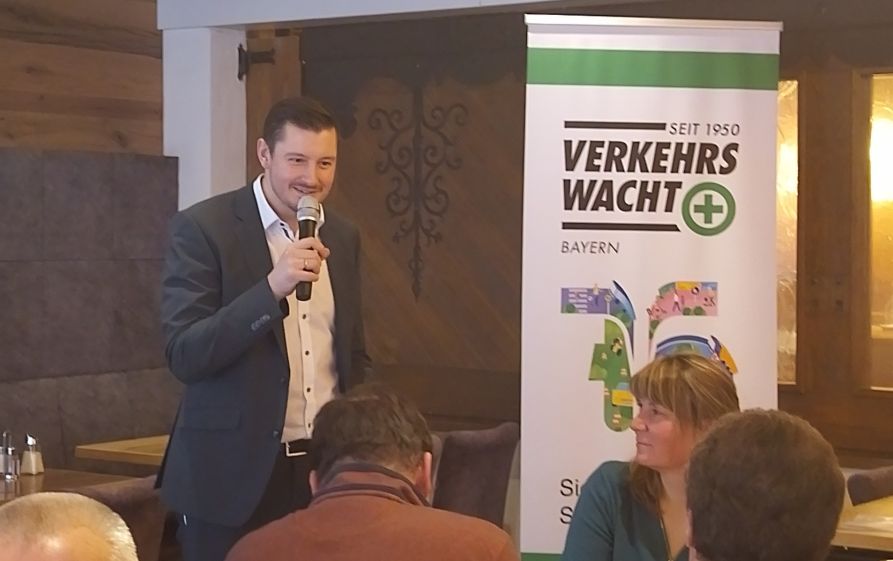 Christian Schindler stellte bei seiner Begrüßung die wichtige Aufgabe der Schülerlotsen besonders heraus.