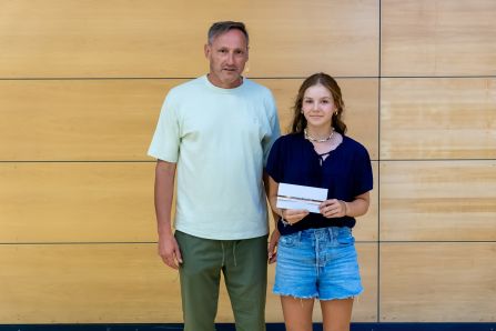 Alissa Kuchynka gehört zu den aufstrebenden Nachwuchstalenten des TC Rot-Weiß Cham und wird das Fraunhofer-Gymnasium verlassen, um sich noch mehr ihrem Sport widmen zu können.