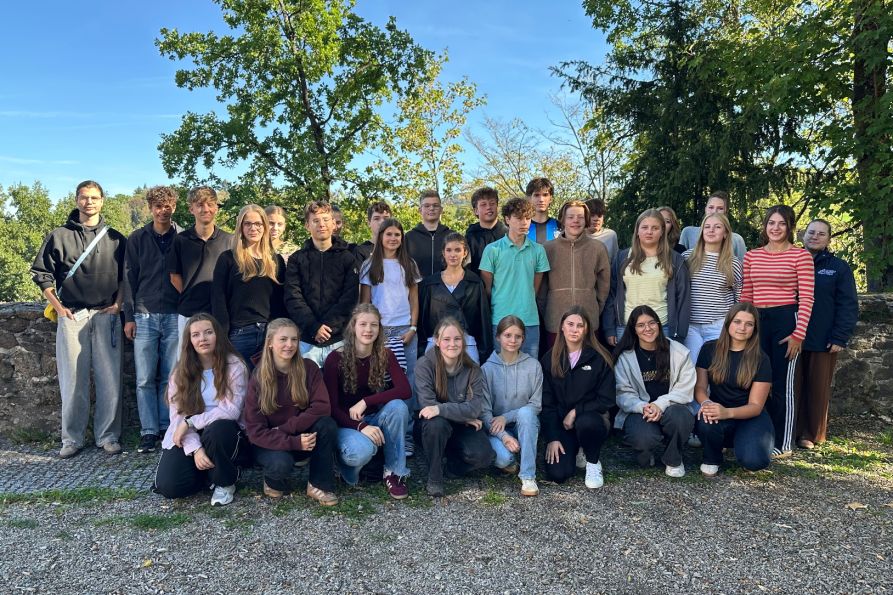 28 Schülerinnen und Schüler aus der 10. Jahrgangsstufe haben sich bereit erklärt, das verantwortungsvolle Amt des „Tutors“ für die Fünftklässler zu übernehmen. 